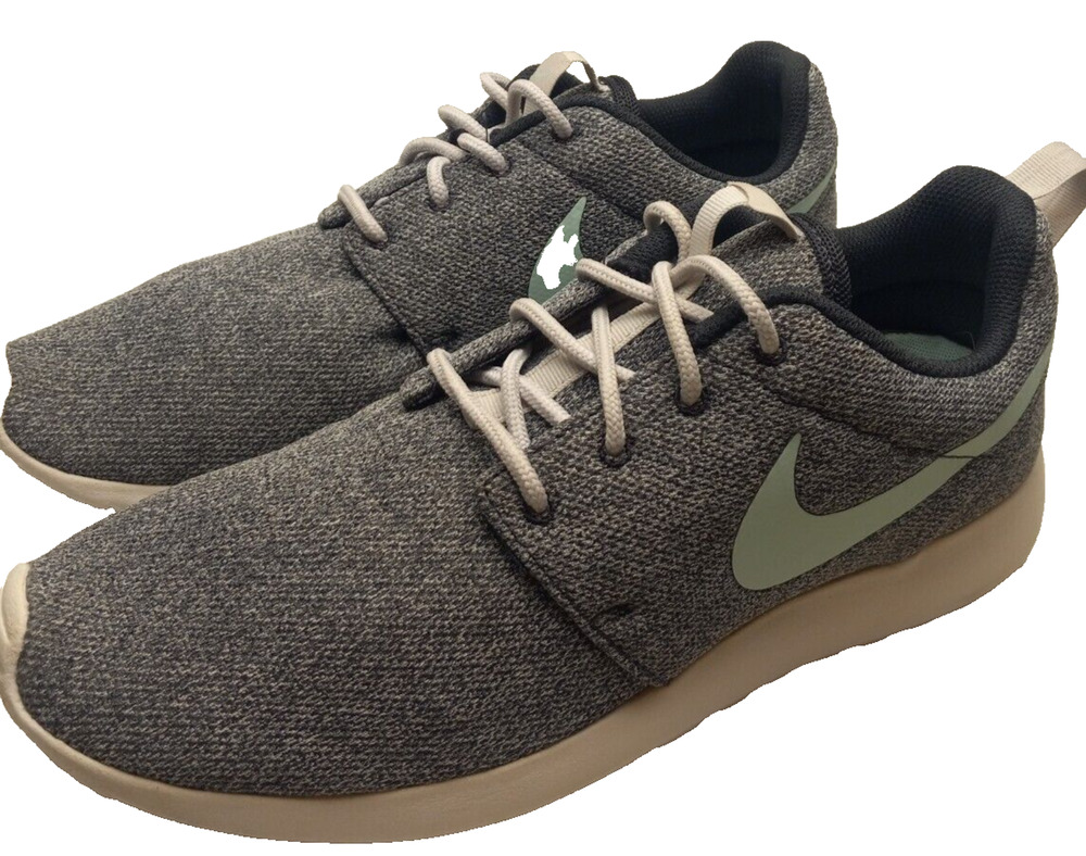 Nike Roshe One Igloo Summit Womens Sz 10.5 Running Shoes Black White Blue